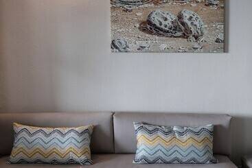 هتل Alianthos Suites