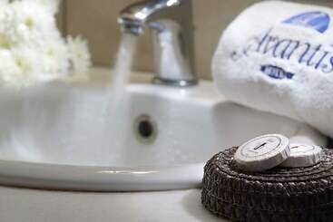 هتل Avantis Suites