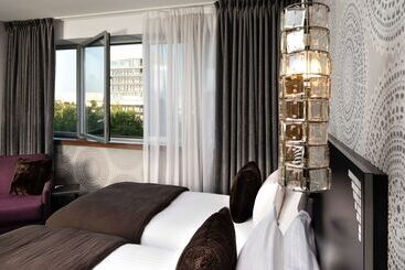 ホテル Best Western Plus Hôtel Isidore