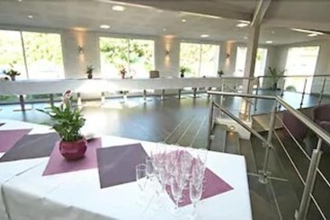Отель Charme Hôtel Et Spa, Montbéliard Sud