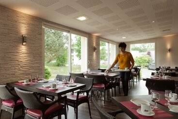 Отель Charme Hôtel Et Spa, Montbéliard Sud