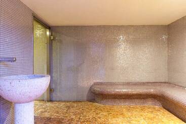 Отель Charme Hôtel Et Spa, Montbéliard Sud