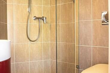 Отель Charme Hôtel Et Spa, Montbéliard Sud