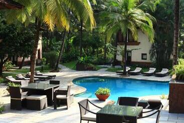 هتل Coconut Creek Resort   Dabolim Airport