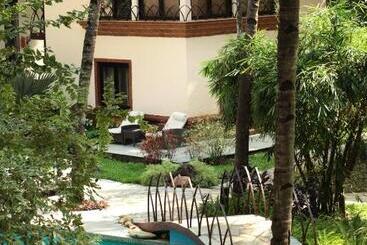 هتل Coconut Creek Resort   Dabolim Airport