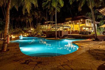 هتل Coconut Creek Resort   Dabolim Airport