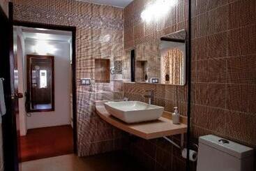 هتل Coconut Creek Resort   Dabolim Airport
