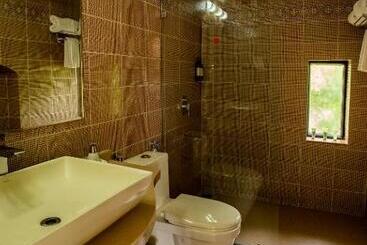 هتل Coconut Creek Resort   Dabolim Airport