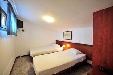 هتل Eye Q Resort Seaview