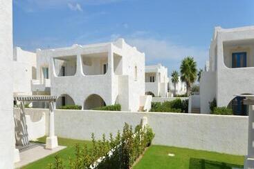 هتل Nicolaus Club Borgo Rio Favara Resort