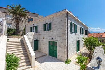 هتل Villa Mir Vami With Private Pool And Just Few Steps Away From The Sea