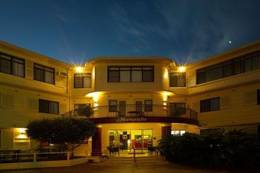 فندق على الطريق Normandie Inn & Function Centre