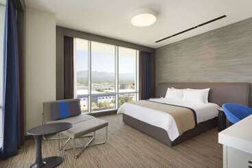 Ramada Hotel & Suites By Wyndham Izmir Kemalpasa