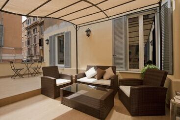 تختخواب و صبحانه Little Queen Suite