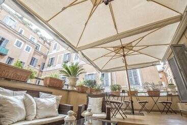 تختخواب و صبحانه Little Queen Suite