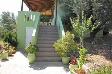 Elia Houses