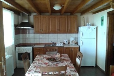 Elia Houses