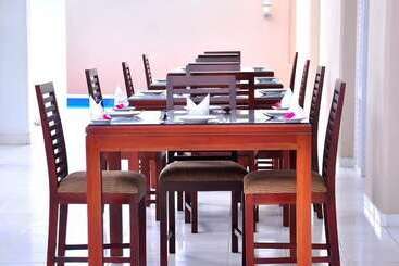 Grand 7 Hotel Thalawathugoda