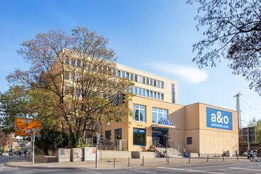 Отель a&o Aachen Hauptbahnhof