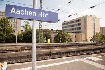 Отель a&o Aachen Hauptbahnhof
