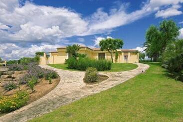 هتل Argonauti Greenblu Resort