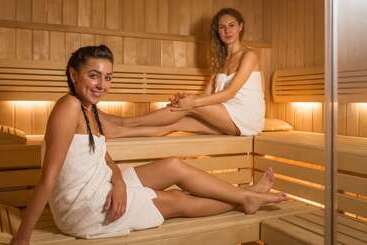 هتل Aurora Family & Spa