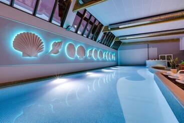 هتل Aurora Family & Spa
