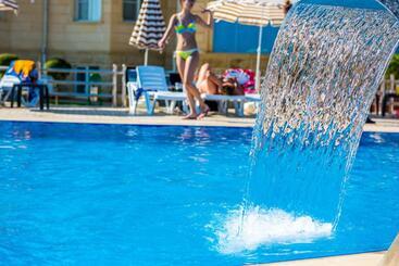 هتل Aysberq Resort