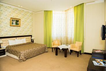 هتل Aysberq Resort