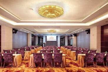Clayton Hotel Near Pazhou Exhibition Center