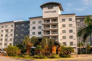هتل Courtyard By Marriott San Salvador