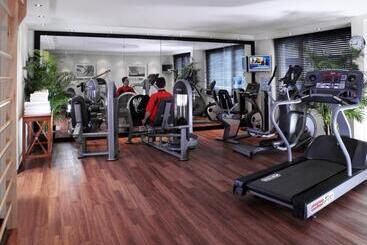 هتل Courtyard By Marriott Zurich North