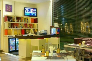 هتل Golden Tulip Gurgaon Sector 29