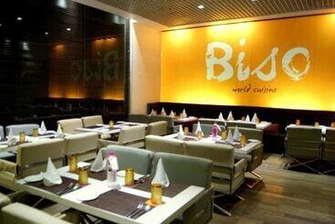 هتل Golden Tulip Gurgaon Sector 29
