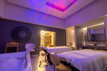 هتل Hideaway At Royalton Blue Waters, An Autograph Collection All Inclusive Resort   Adults Only