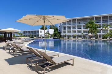 هتل Hideaway At Royalton Blue Waters, An Autograph Collection All Inclusive Resort   Adults Only