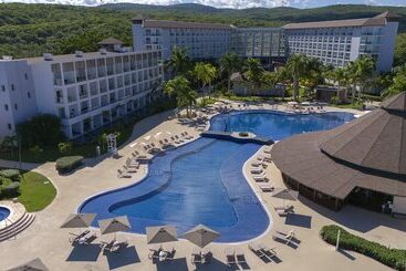 هتل Hideaway At Royalton Blue Waters, An Autograph Collection All Inclusive Resort Adults Only