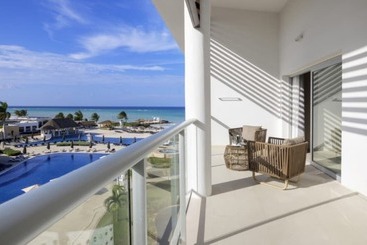 هتل Hideaway At Royalton Blue Waters, An Autograph Collection All Inclusive Resort   Adults Only