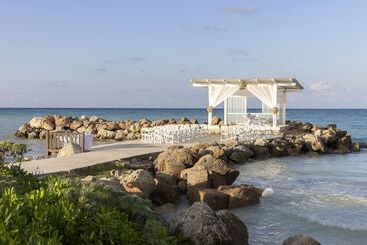 هتل Hideaway At Royalton Blue Waters, An Autograph Collection All Inclusive Resort   Adults Only