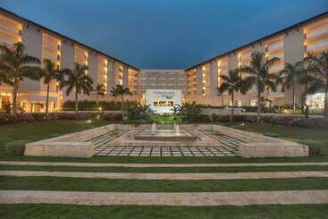 هتل Hideaway At Royalton Blue Waters, An Autograph Collection All Inclusive Resort   Adults Only