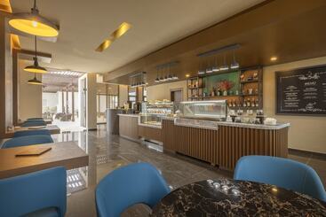 هتل Hideaway At Royalton Blue Waters, An Autograph Collection All Inclusive Resort   Adults Only