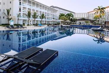 هتل Hideaway At Royalton Blue Waters, An Autograph Collection All Inclusive Resort   Adults Only