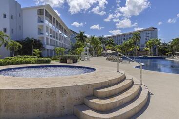 هتل Hideaway At Royalton Blue Waters, An Autograph Collection All Inclusive Resort   Adults Only