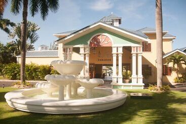 هتل Jewel Paradise Cove Adult Beach Resort & Spa