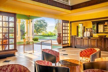 هتل Jewel Paradise Cove Adult Beach Resort & Spa