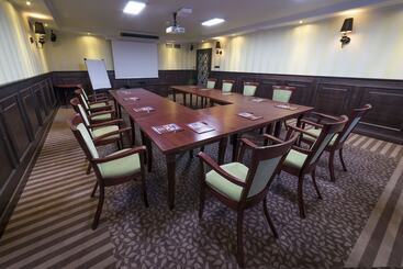 هتل Kryształ Conference & Spa