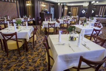 هتل Kryształ Conference & Spa