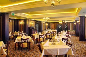 هتل Kryształ Conference & Spa
