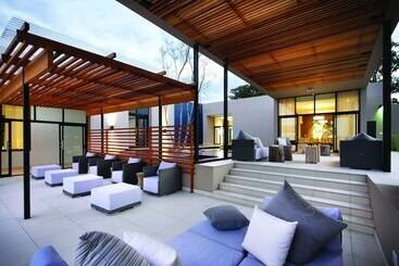 Lombardy Boutique Hotel & Conference Centre