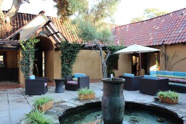 Lombardy Boutique Hotel & Conference Centre